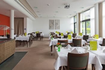 Corbin Feng Shui Business Hotel by Libertas