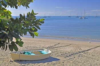 Colonial Court Beachfront Motel & Holiday Stay