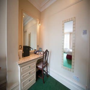 159 Knightsbridge Hotel