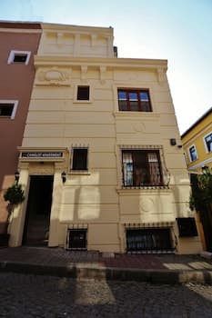 Camelot Apartment