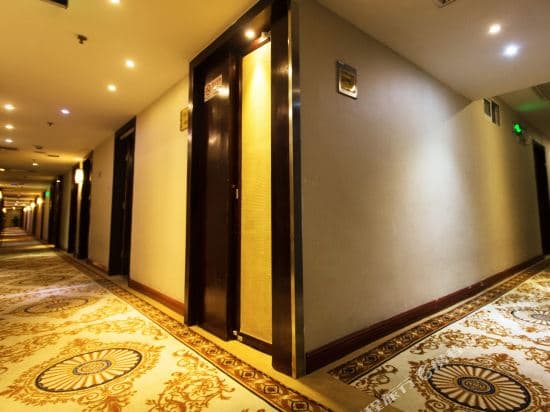 Royal Court Hotel