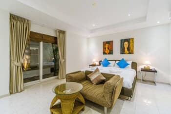 Luxury Pool Villa 52