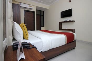 OYO 9424 Hotel Eden