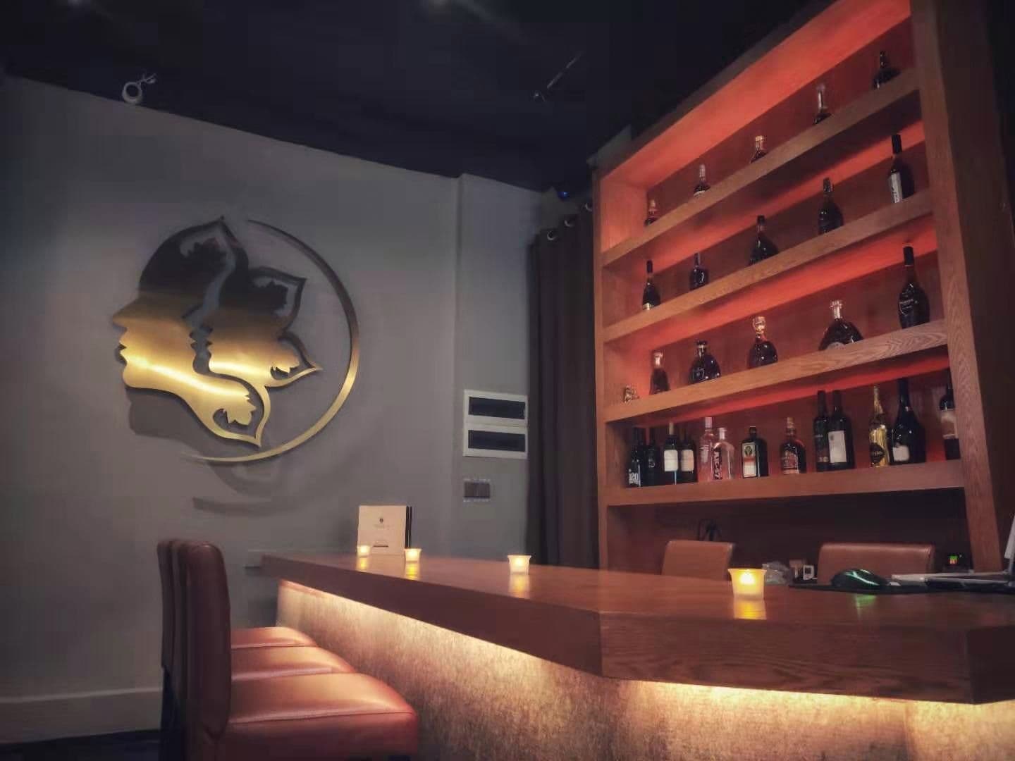 DE LA REINE BAR & SPA HOTEL GUANGZHOU