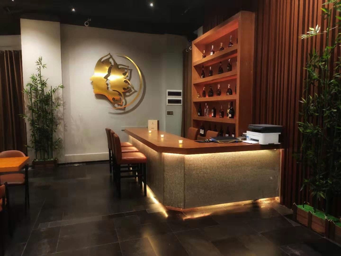 DE LA REINE BAR & SPA HOTEL GUANGZHOU
