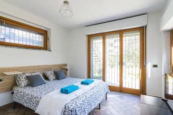 Four Bedroom Villa near Metro