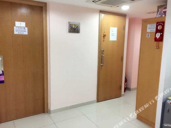 Deluxe Home Hostel