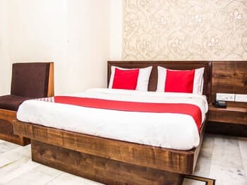 Collection O 14600 Hotel Chawla