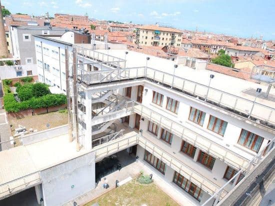 Sunny Terrace Hostel