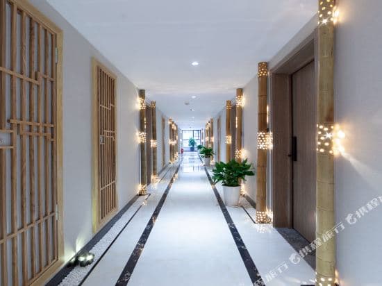 Yijia  Fashion Hotel (Tianmen Mountain Ropeway Store, Zhangjiajie)