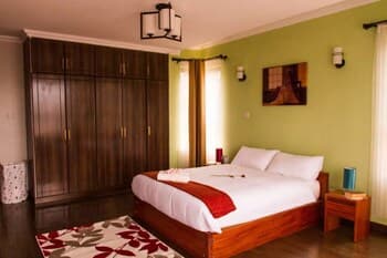 Huku Qwetu C5 City Breeze Apartment