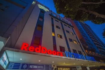 RedDoorz Plus Victoria Hotel (SG Clean)