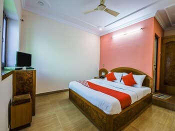OYO 13935 Hotel Shree Celebration