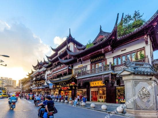 Linhan Zhenpin Apartment Waitan Nanjing Road Pedestrian Street (Shandong Zhong Road 1hao)