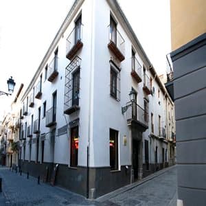 Lemon Rock Hostel