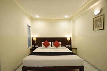 Capital O 23134 Hotel Radiant Star