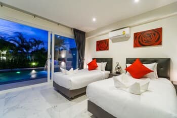 Luxury Pool Villa 54