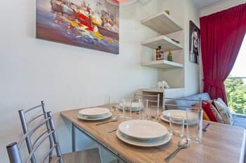 Oceana Seaview Apartment by Holiplanet