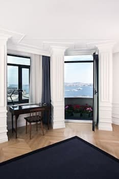 Karakoy Rooms