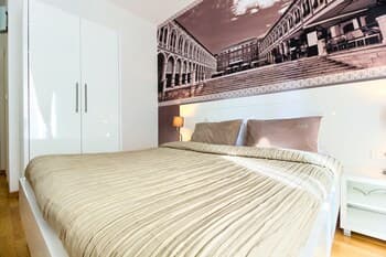 Split Urban Rooms I