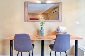 IQ Residences - Athens Way Apartments