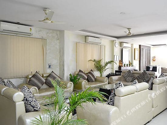 Hotel Rampal Palace