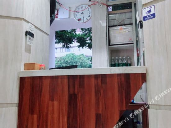 Elegant Restaurant Apartment