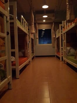 Eat - Ting Cafe and Hostel