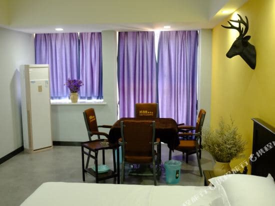 Huanlesong Holiday Apartment (Railway Station, Tianmen Mountain)