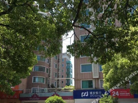Ruijing Apartment Hotel