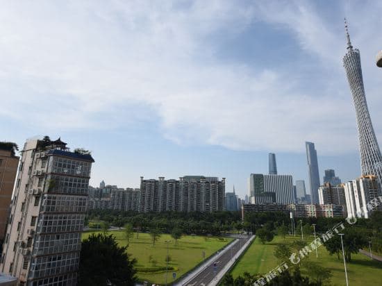 Jiangbianshang Youth Hostel (Canton Tower)