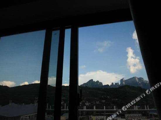 Huanlesong Holiday Apartment (Railway Station, Tianmen Mountain)
