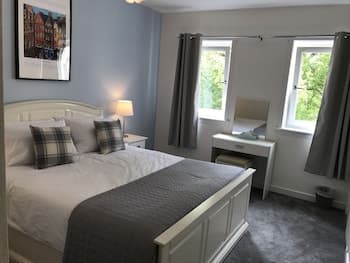 Chessels Court Apartment