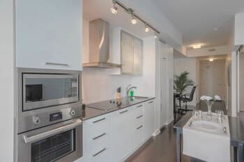 Noel Suites - York and Simcoe
