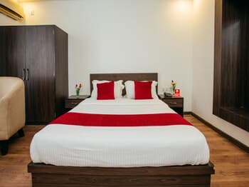 OYO 11474 Gangaur Regency Boutique Hotel