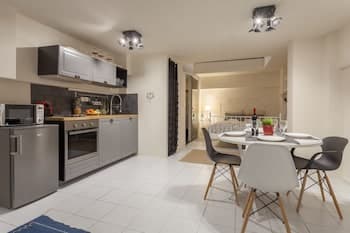 A Gift in the Heart of Monastiraki A