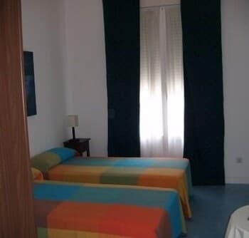 Gay Hostal Puerta del Sol
