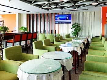 Lingnan Jiayuan chain hotel (Guangzhou Beijing Road store)