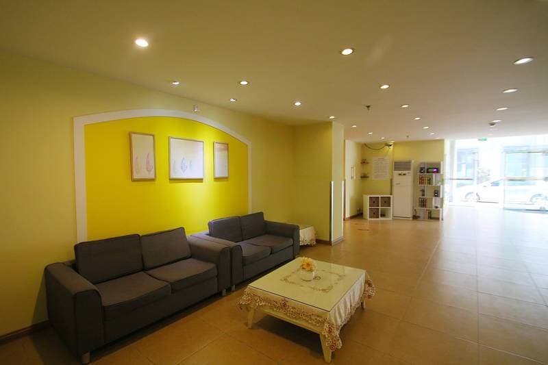 Home Inn (Shanghai Xujiahui Stadium Tianyaoqiao Road)