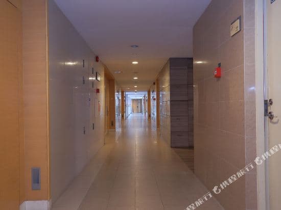 Yijia International Apartment Hotel