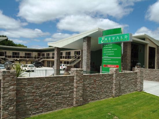 Emerald Spa Motor Inn