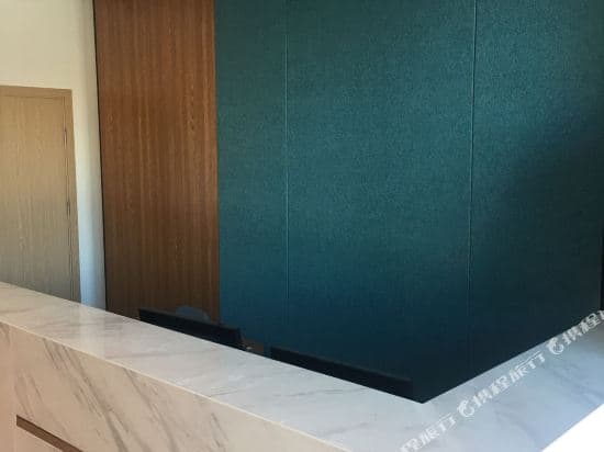 Xinao Serviced Apartment (Shanghai South Railway Station Caobao Road Subway Station)