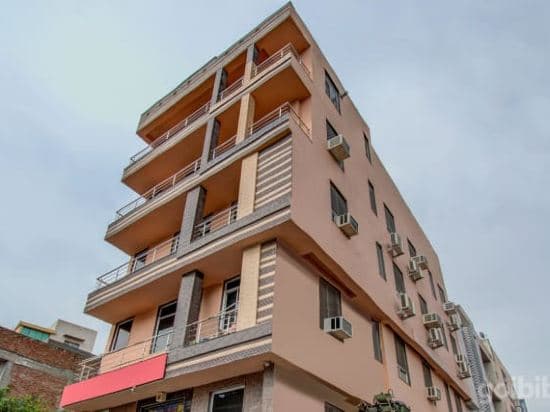 OYO 16170 Bansiya Palace