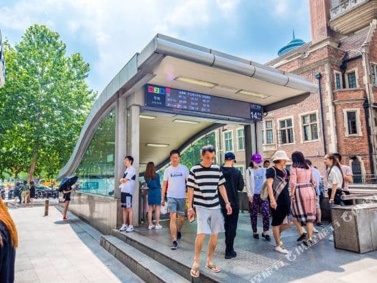 Linhan Zhenpin Apartment Waitan Nanjing Road Pedestrian Street (Shandong Zhong Road 1hao)