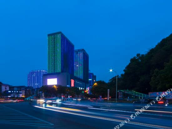 Meiyi Light Luxury Hotel (Zhangjiajie Pedestrian Street Dayong Ancient City Branch)
