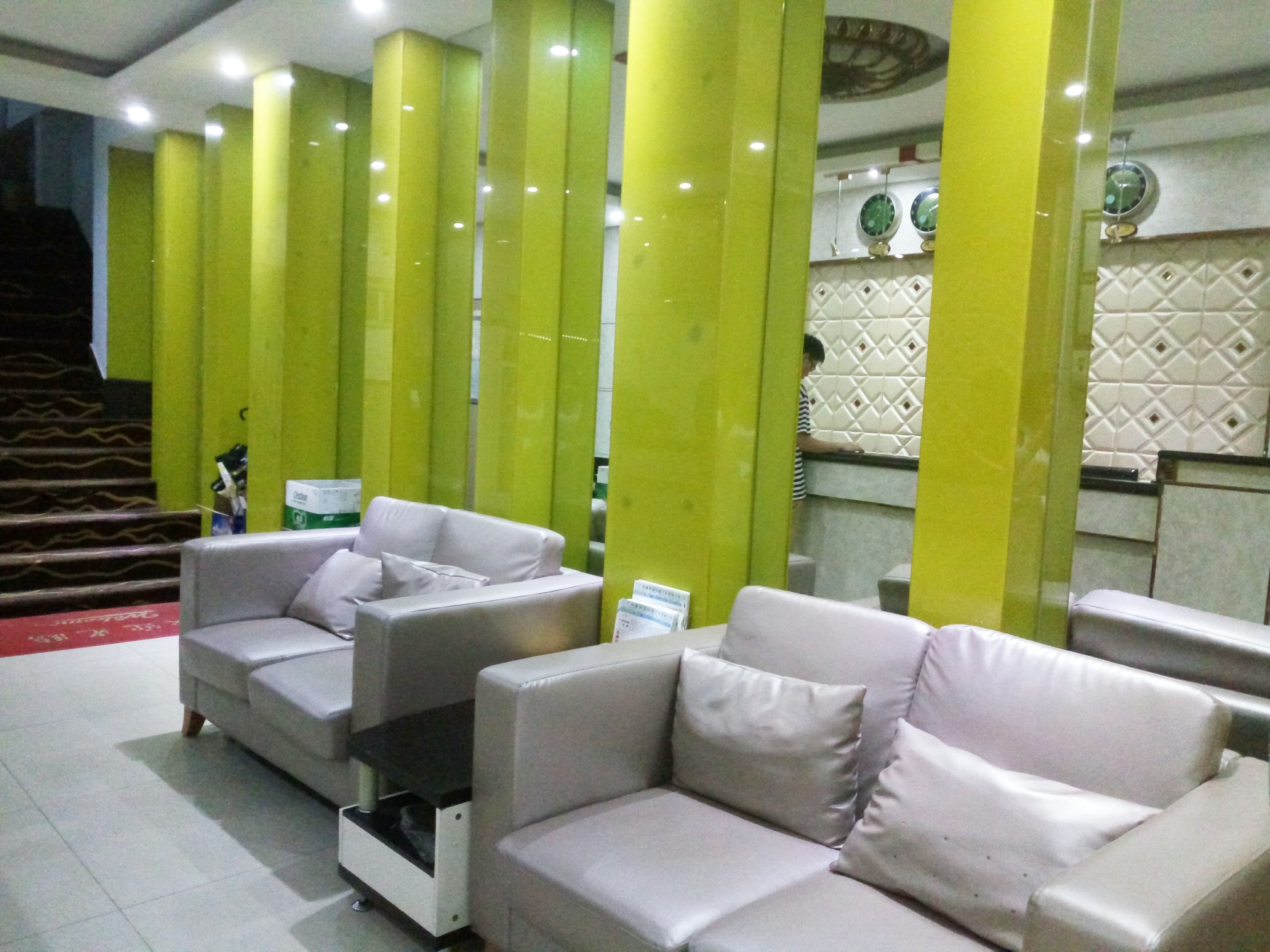 Guangzhou Hongjiang Hotel (Pearl River Night Cruise Tianzi Wharf)