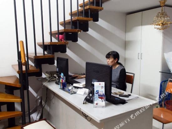 Huamei Apartment Hotel