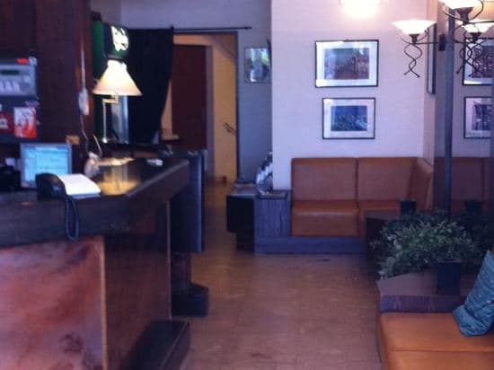 Hotel 33
