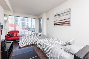 Applewood Suites - Convention Centre & Blue Jays