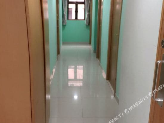 Deluxe Home Hostel